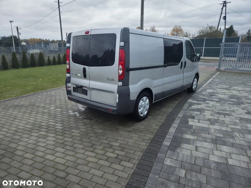 Renault TRAFIC LONG KLIMA TEMPOMAT ORYGINAŁ PODNOŚNIK DLA INWALIDY LUB INNE ZADBANY FULL OPCJA DOPOSAŻONY - 5