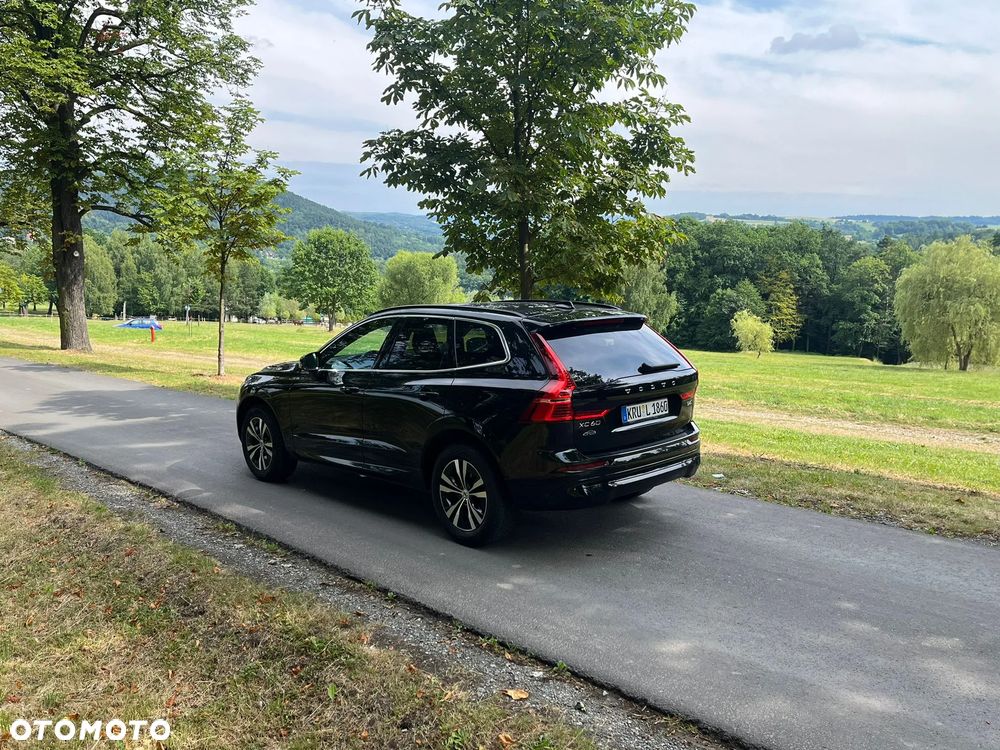 Volvo XC 60 B4 D AWD Geartronic Momentum Pro - 8