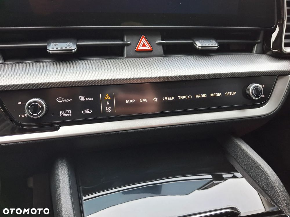 Kia Sportage 1.6 T-GDI HEV Business Line 4WD - 23