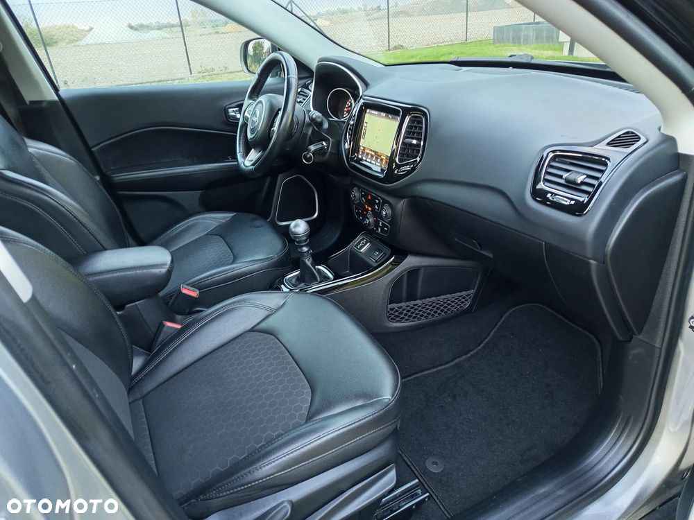 Jeep Compass 1.4 TMair Night Eagle FWD S&S - 25