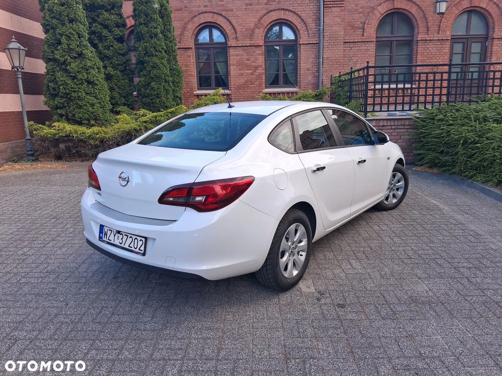 Opel Astra 1.6 Business EU6 - 6