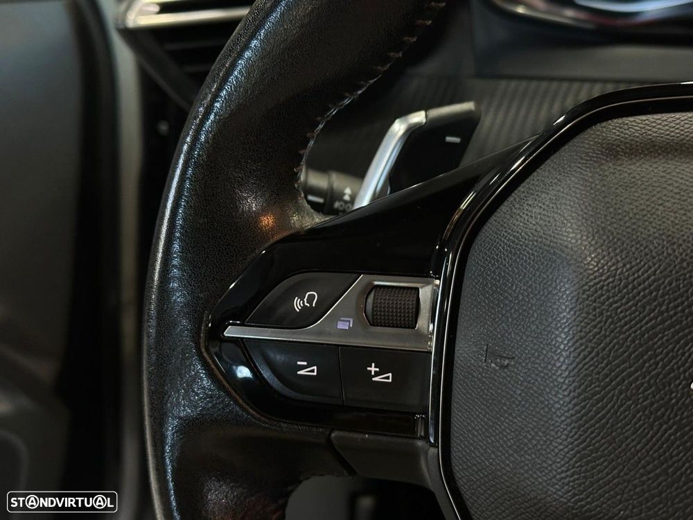 Peugeot 2008 1.2 PureTech Allure Pack EAT8 - 12