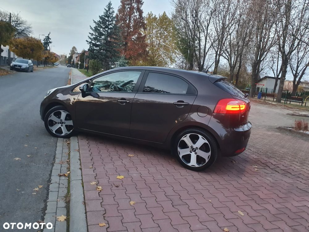 Kia Rio 1.4 XL Business Line - 35