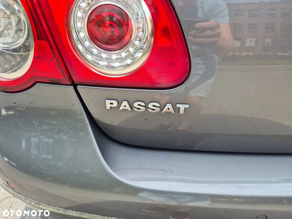 Volkswagen Passat 1.9 TDI DPF BlueMotion - 10
