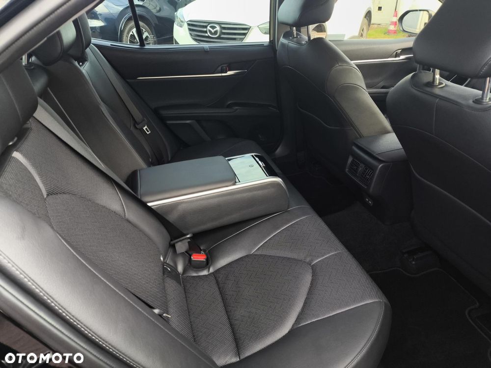 Toyota Camry 2.5 Hybrid Executive CVT - 22