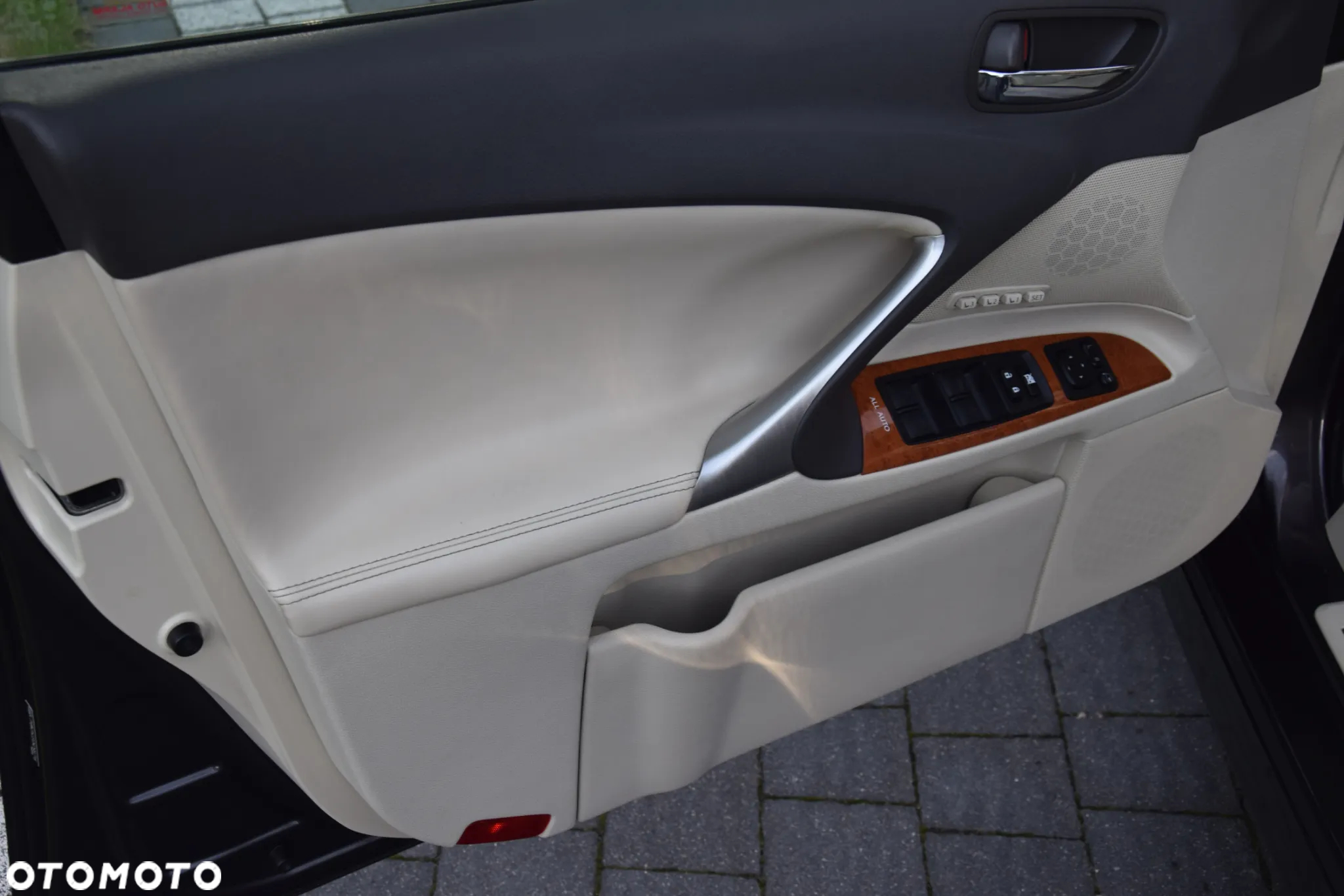 Lexus IS 250 Prestige - 13