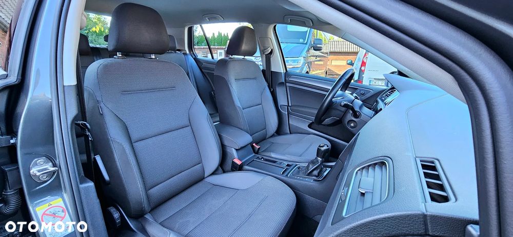 Volkswagen Golf - 8