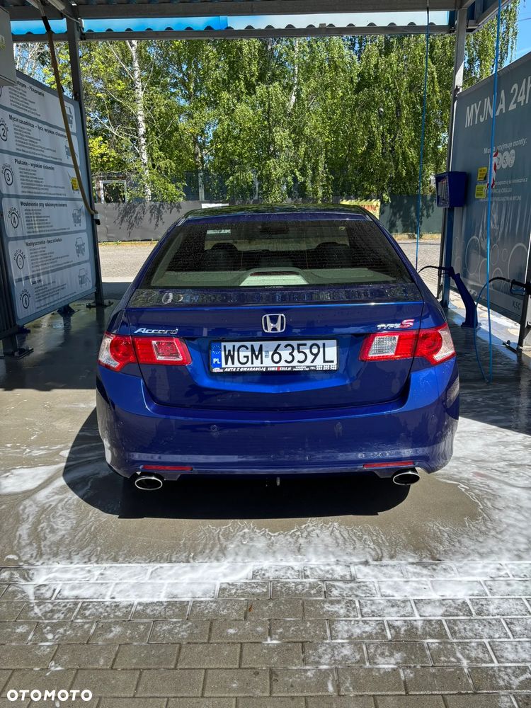 Honda Accord 2.0 Executive Nav - 1