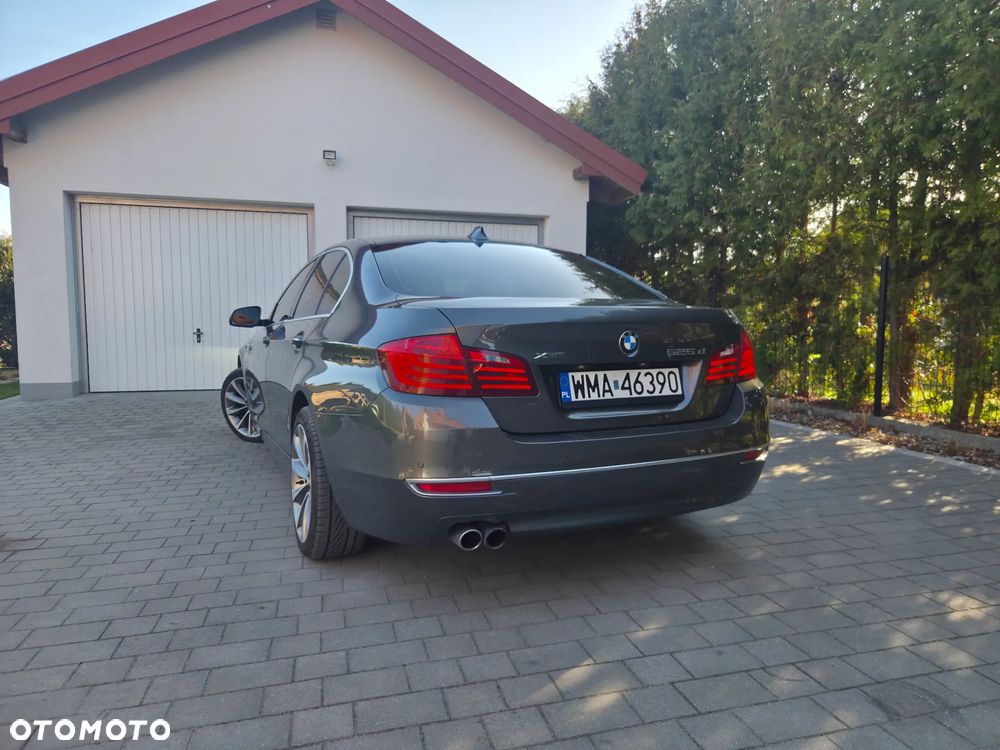 BMW Seria 5 525d xDrive Modern Line - 16