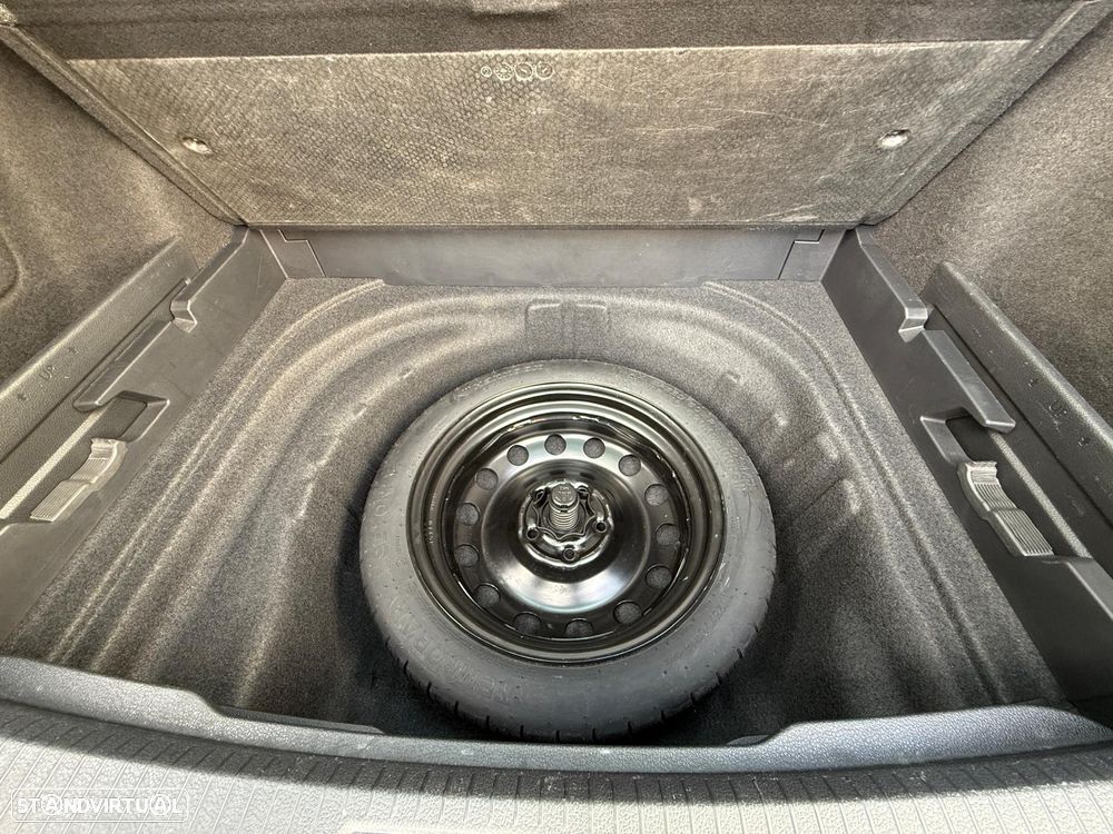 VW Golf Variant 1.6 TDi Highline DSG - 51