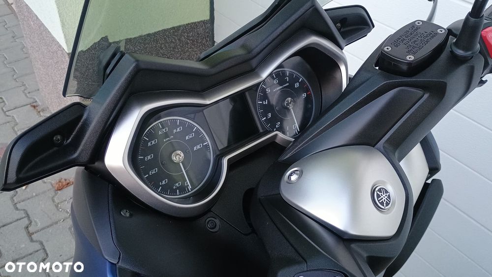 Yamaha X-max - 10