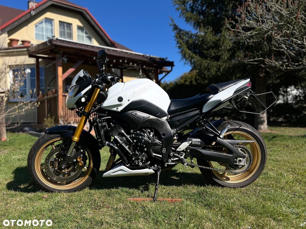 Yamaha FZ8 - 18