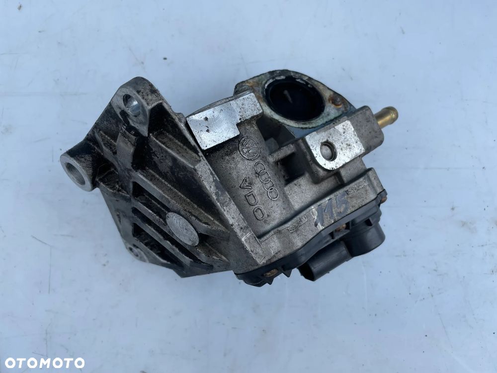 Zawór EGR Audi A3 8P GOLF V 2.0 FSI 06D 127 026 J - 1