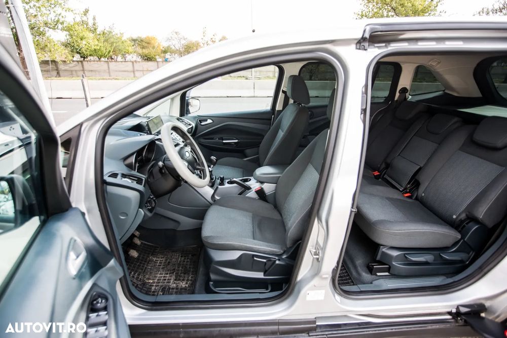 Ford Grand C-Max 1.6 TDCi DPF Titanium - 14
