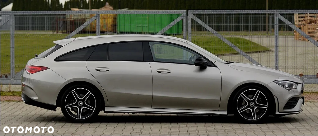 Mercedes-Benz CLA 180 Shooting Brake AMG Line - 18