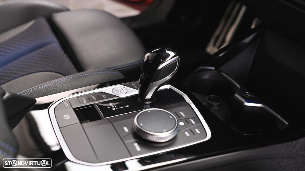BMW 116 d Pack Desportivo M Auto - 51
