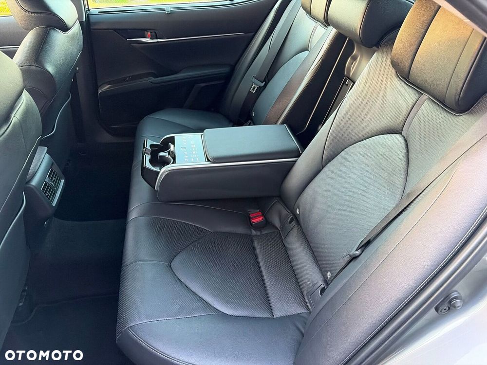 Toyota Camry 2.5 Hybrid Executive CVT - 12