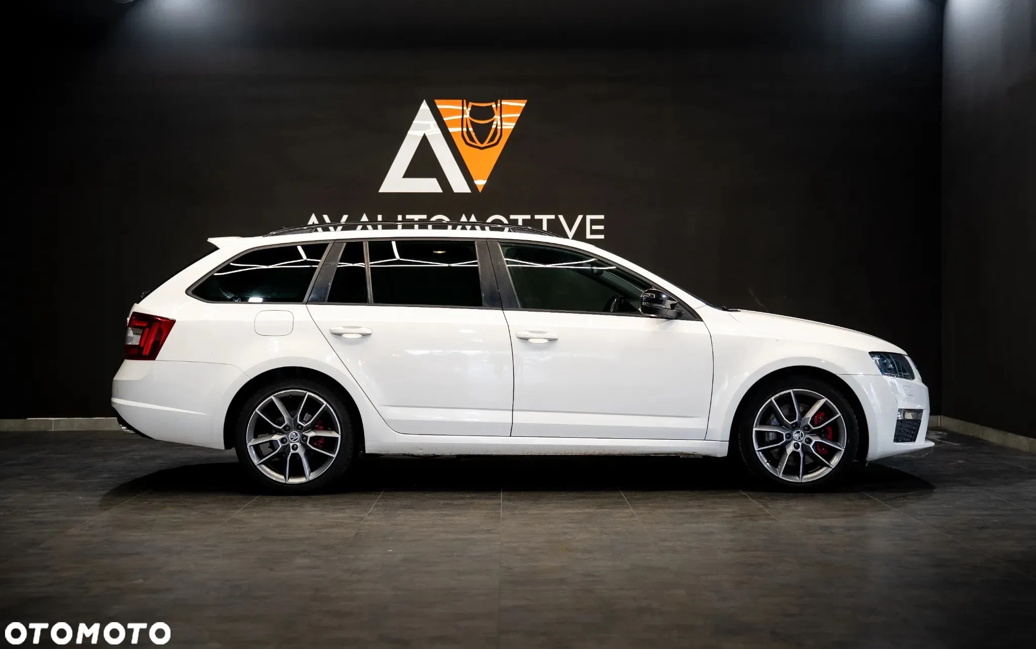 Skoda Octavia Combi 2.0 TDI DSG RS - 4