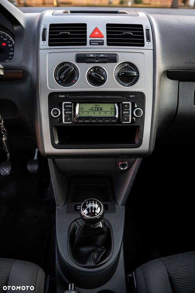 Volkswagen Touran 1.9 TDI DPF Conceptline - 14