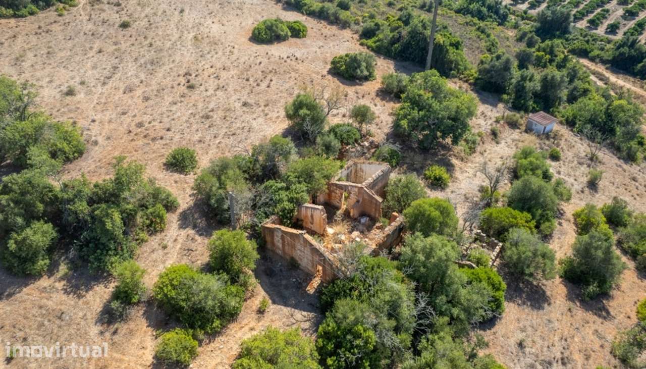 Promissor Terreno com Ruína à venda em Porches, Lagoa, Algarve - Grande imagem: 4/18