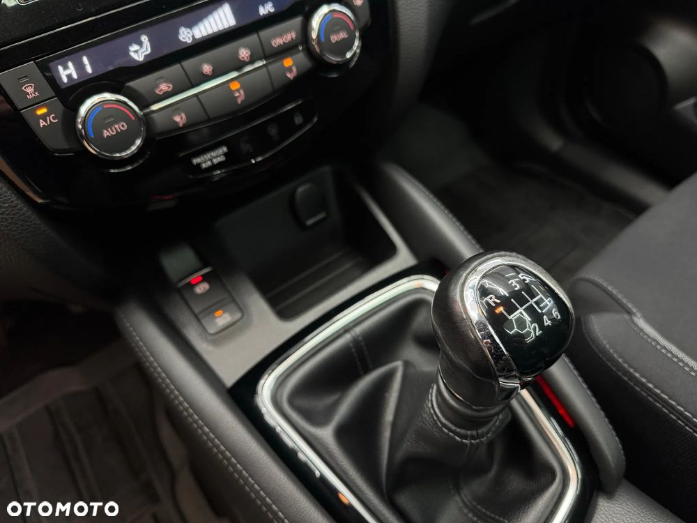 Nissan Qashqai 1.6 DIG-T N-Connecta - 11