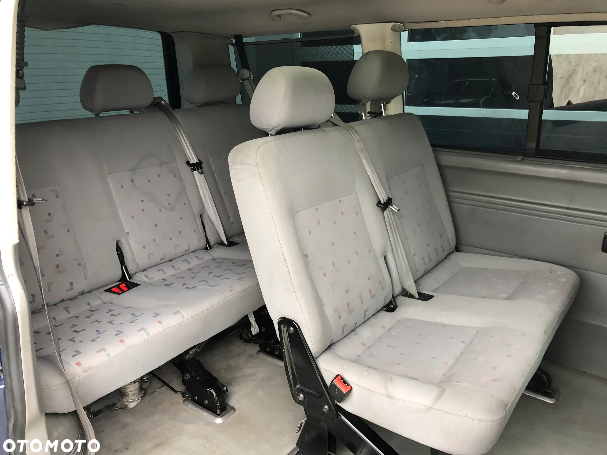Volkswagen Caravelle - 13