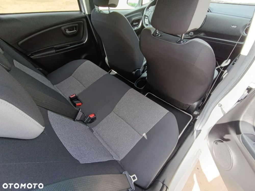 Toyota Yaris - 12