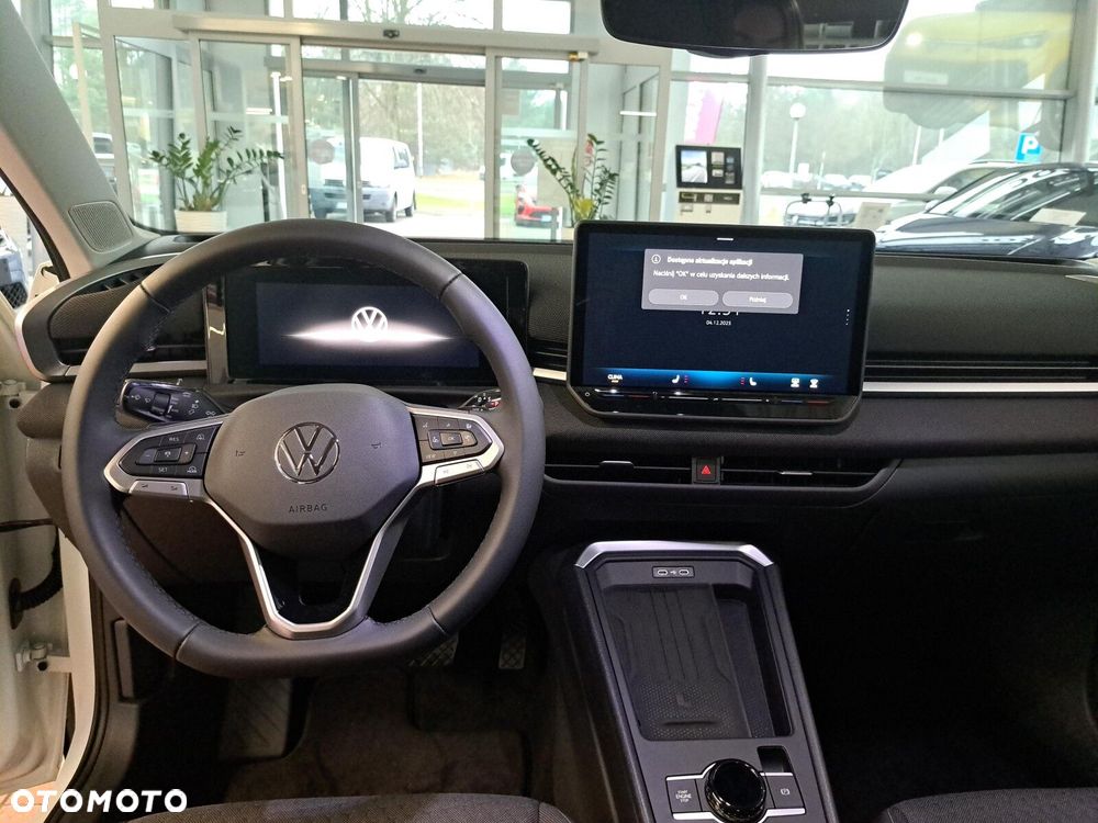 Volkswagen T-Roc - 13