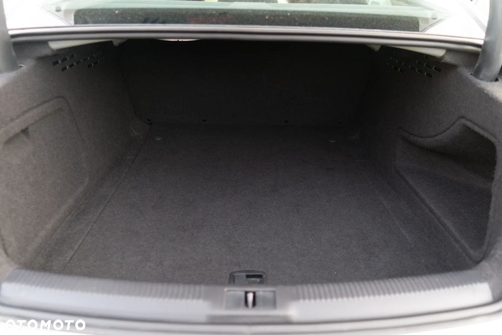Audi A4 Limousine - 31