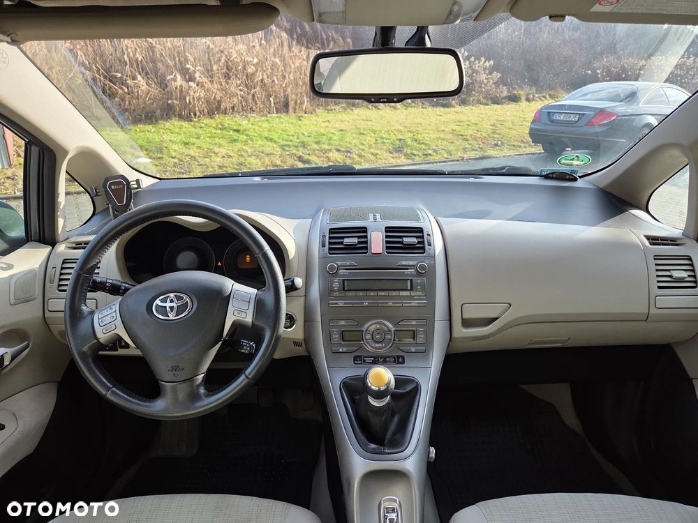 Toyota Auris 2.0 D-4D Sol - 12