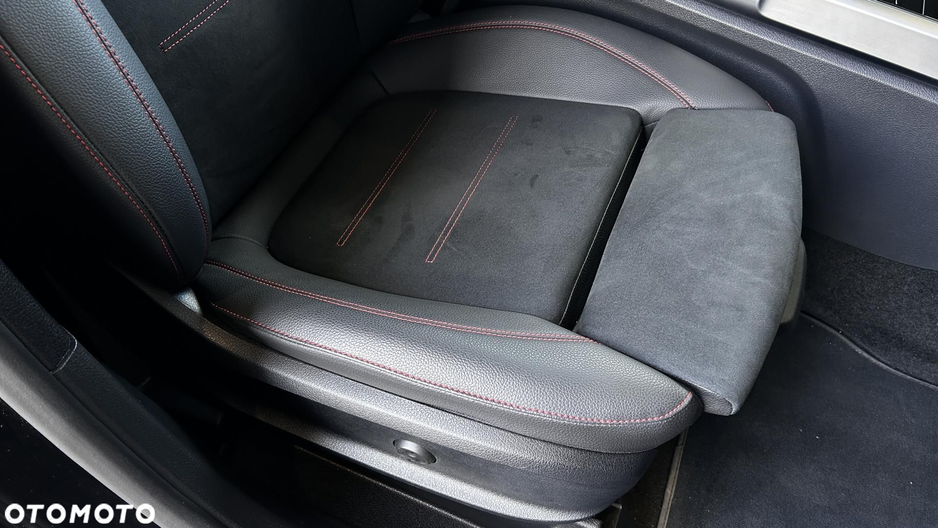 Mercedes-Benz GLB - 23