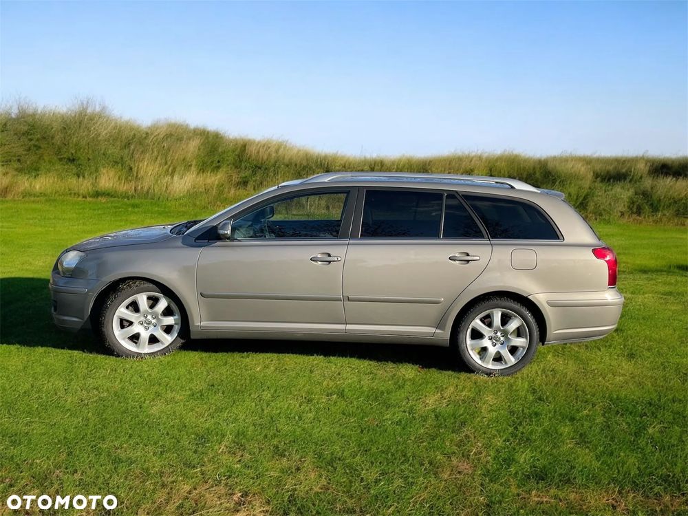 Toyota Avensis - 5