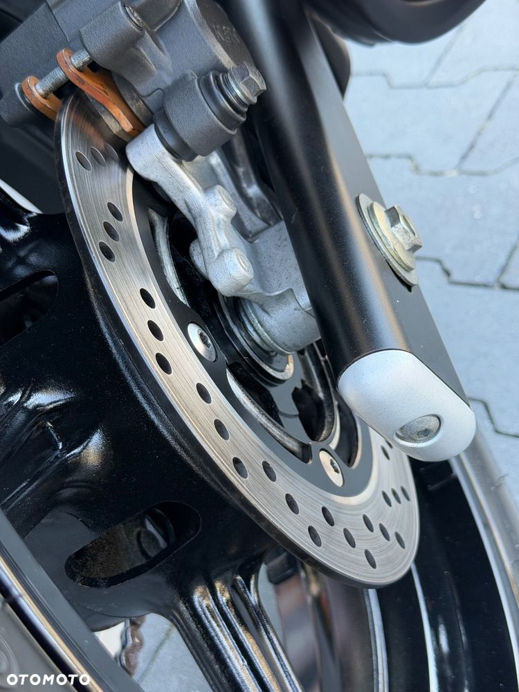 Suzuki Gladius - 12