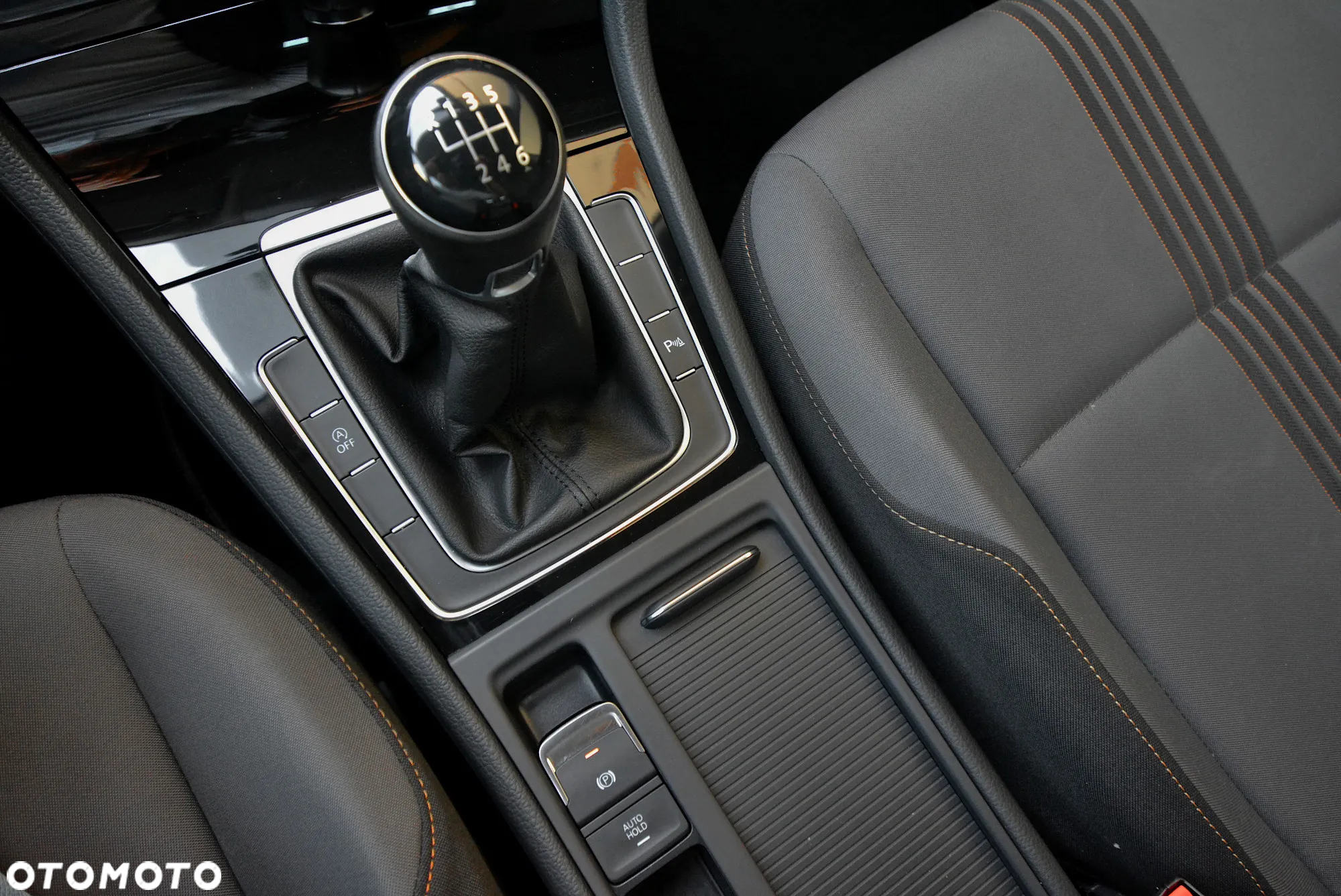 Volkswagen Golf - 20