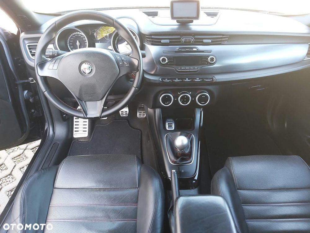 Alfa Romeo Giulietta 2.0 JTDM 16V - 24