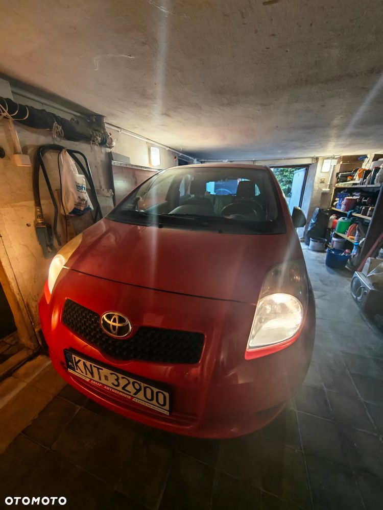 Toyota Yaris - 1
