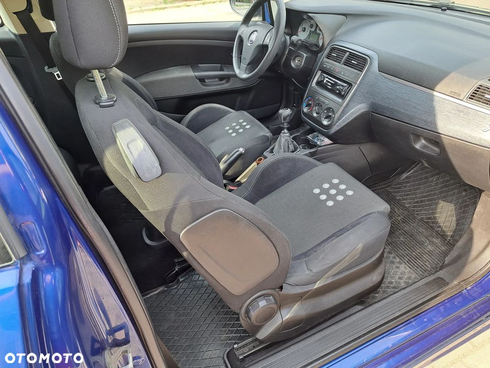 Fiat Grande Punto - 8
