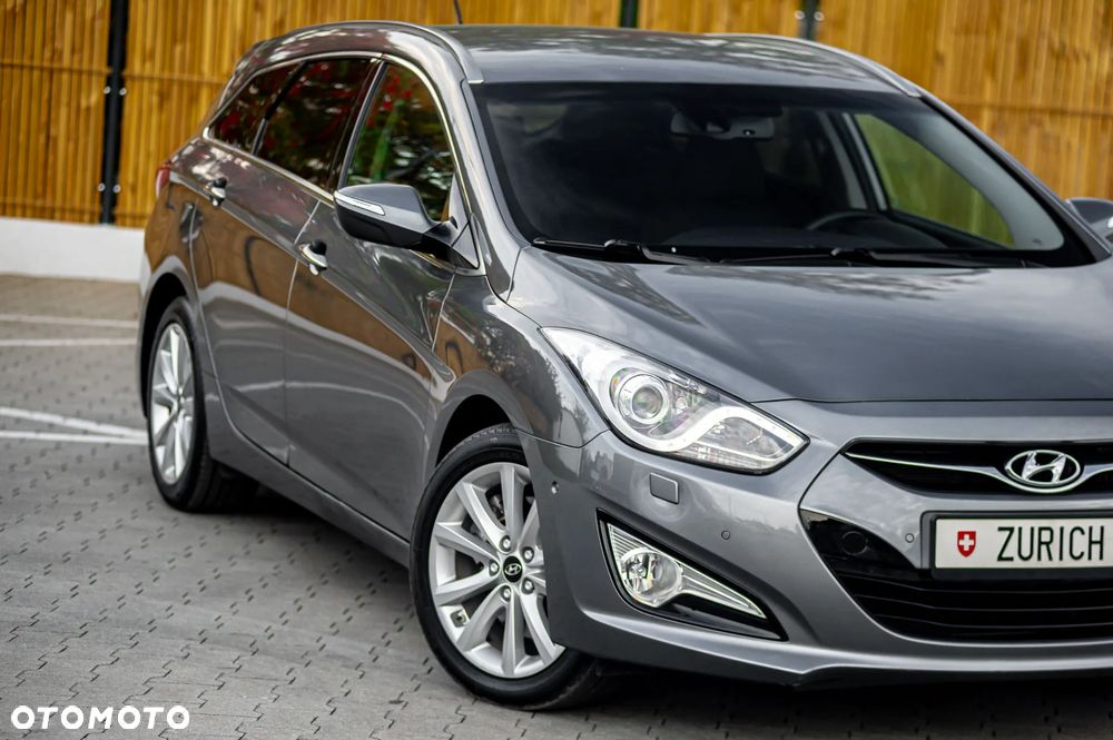 Hyundai i40 i40cw 1.7 CRDi Automatik Fifa World Cup Edition Gold - 36