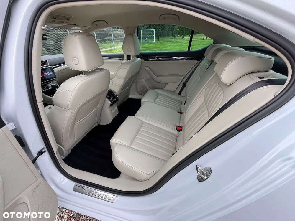 Skoda Superb 2.0 TDI SCR L&K DSG - 26