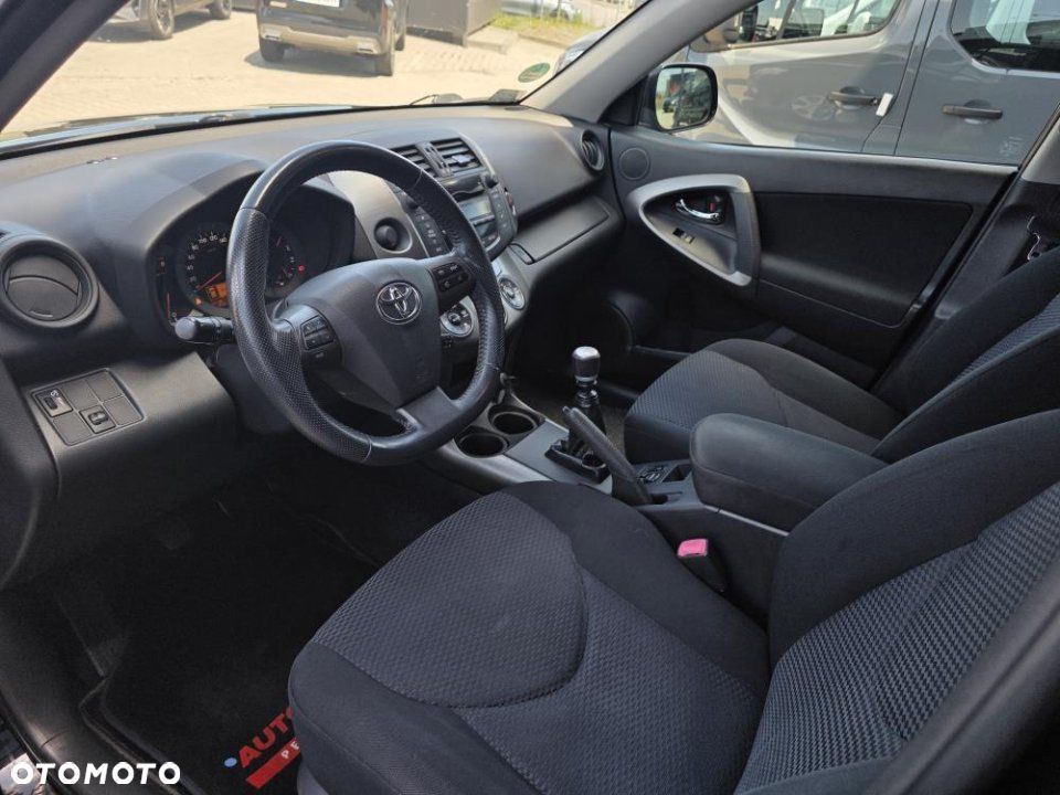 Toyota RAV4 - 13