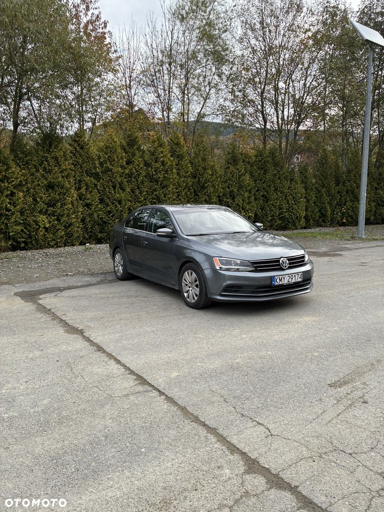 Volkswagen Jetta - 3