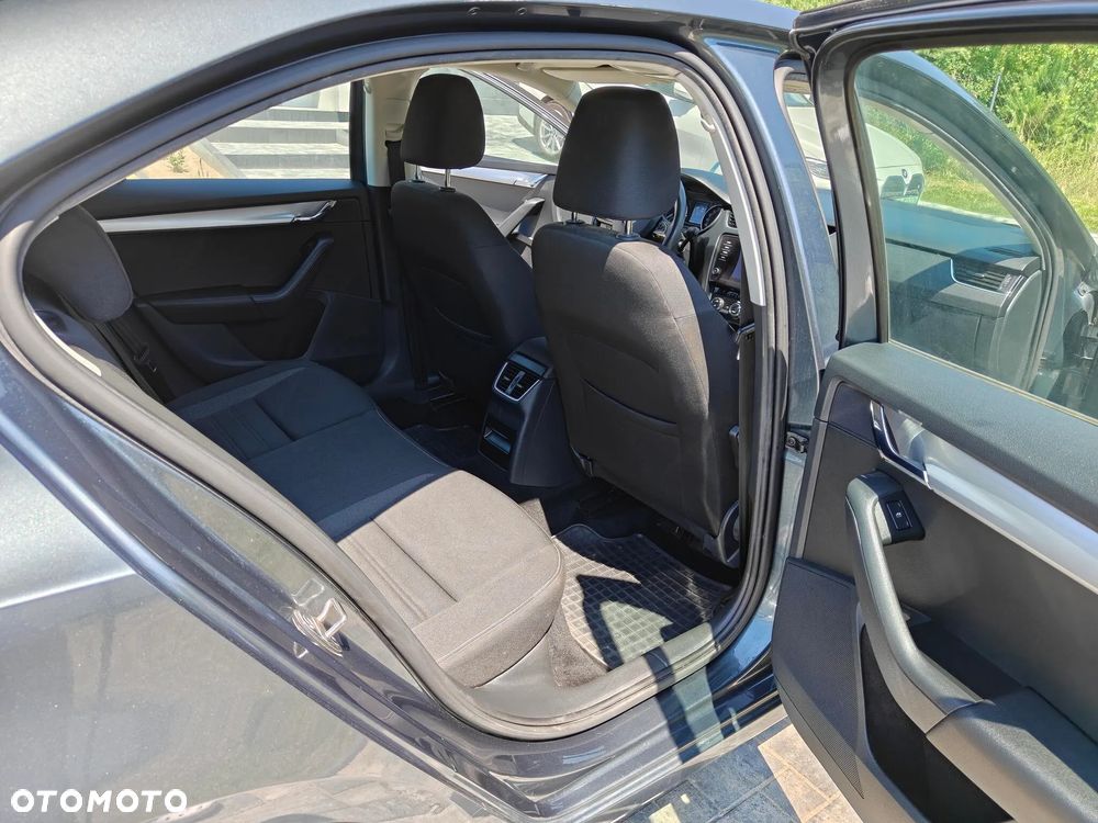 Skoda Octavia 1.4 TSI Ambition - 10