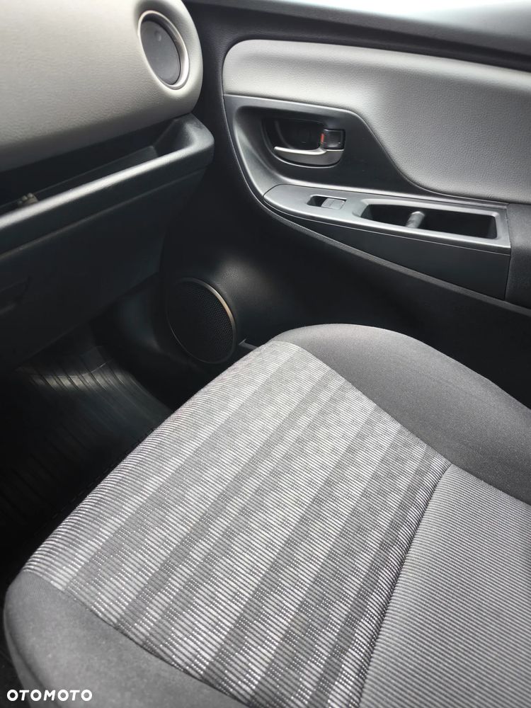 Toyota Yaris 1.33 Active MS - 21