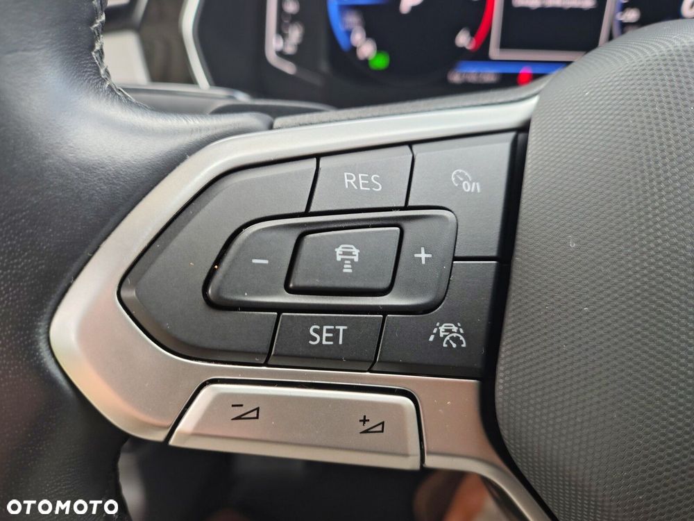 Volkswagen Passat - 23