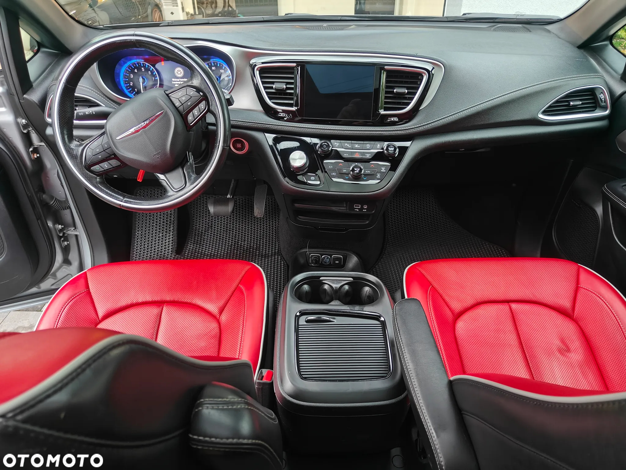 Chrysler Pacifica - 18