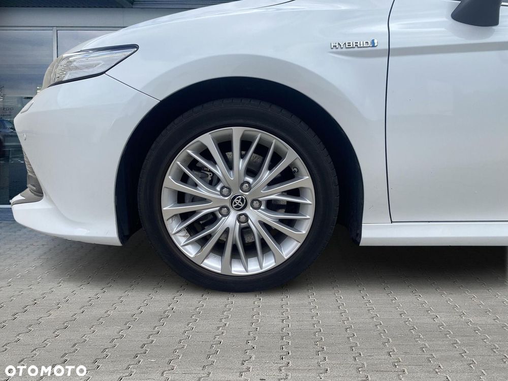 Toyota Camry 2.5 Hybrid Executive CVT - 21