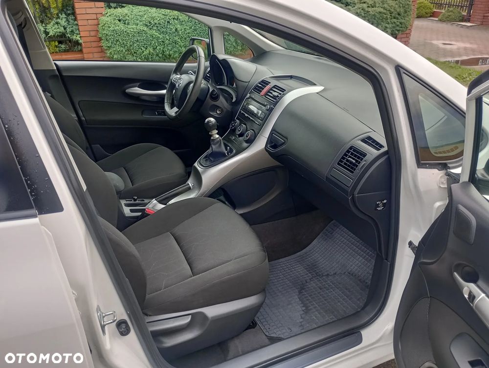 Toyota Auris 1.33 Dual-VVT-i Life - 10