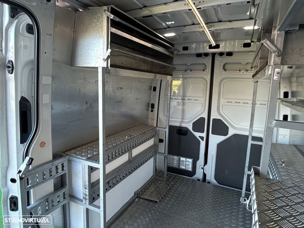 VW Crafter 35 2.0 TDi 109 Médio Tecto Alto BlueMotion - 16
