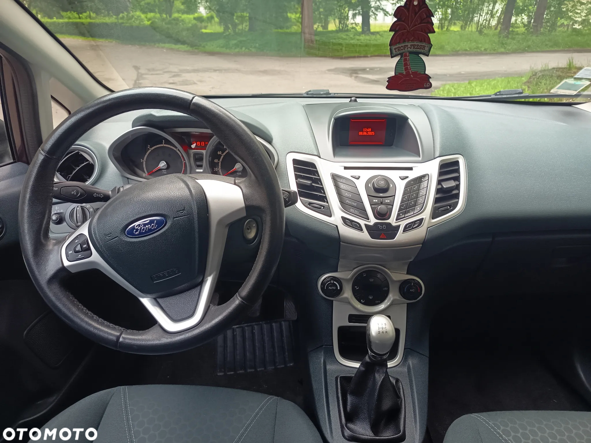 Ford Fiesta 1.6 TDCi DPF Ghia - 13