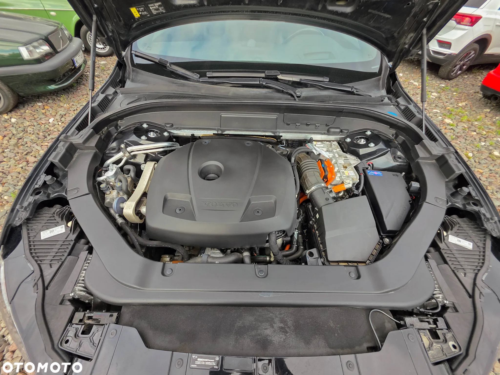 Volvo XC 60 T6 Plug-In Hybrid AWD R-Design - 16